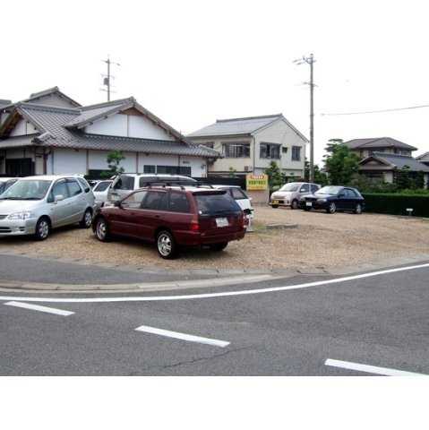 岐阜市西荘１丁目の駐車場の内装