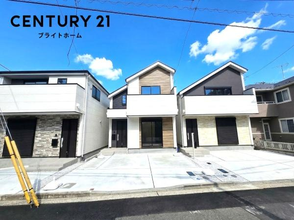 横浜市磯子区岡村１丁目の新築一戸建の前面道路含む現地写真|落ち着いた街並みになります。
陽当り良好の明るい住まい♪