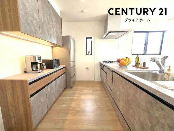 横浜市磯子区岡村１丁目の新築一戸建のキッチン|本画像はAIがCGで家具作成しており、実際の現地に家具は設置されておりません。また、販売価格に家具等は含まれておりません。