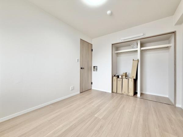 【子供部屋】 | ユニライフ堺・宿院 | 収納を完備！ベッドや机の配置もしやすく好きなものを飾る楽しみもあるお部屋♪お好みの部屋を自由につくることができます！