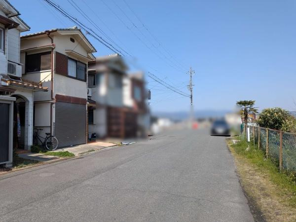 【前面道路含む現地写真】
