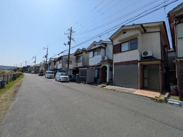 【前面道路含む現地写真】