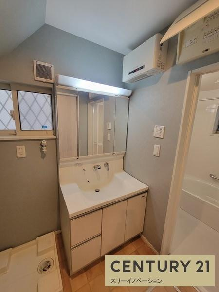泉尾3丁目中古戸建の独立洗面台