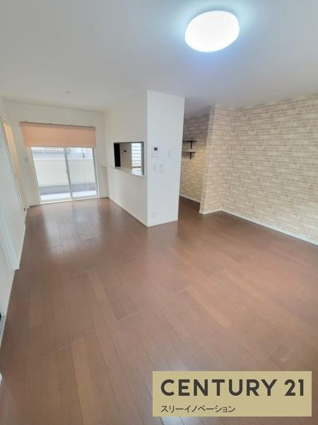 泉尾3丁目中古戸建の居間・リビング