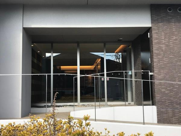 ミッドシティプレミアム北岡崎のエントランス