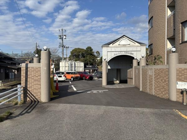 サンシティ稲熊のその他共用部分|敷地内駐車場です。