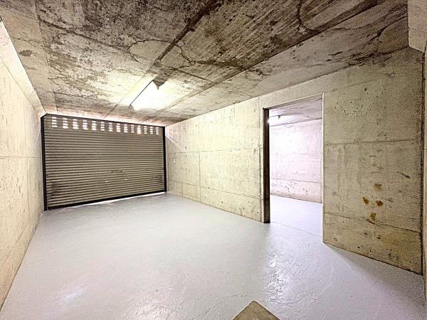 横浜市鶴見区梶山２丁目の中古一戸建の駐車場