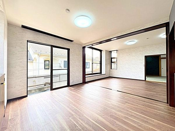 横浜市鶴見区梶山２丁目の中古一戸建の居間・リビング