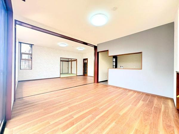 横浜市鶴見区梶山２丁目の中古一戸建の居間・リビング