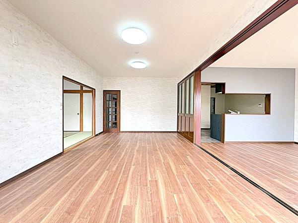 横浜市鶴見区梶山２丁目の中古一戸建の居間・リビング