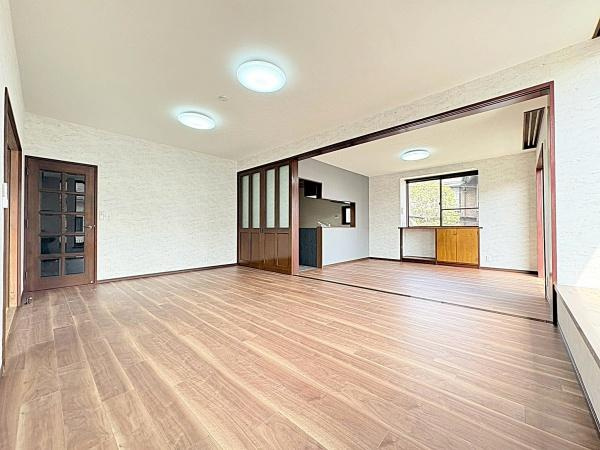 横浜市鶴見区梶山２丁目の中古一戸建の居間・リビング
