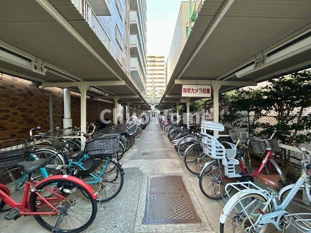 コープ野村亀戸西棟の駐輪場|【自転車置き場】最新の空き状況や費用などの詳細は担当スタッフまでお問い合わせください。