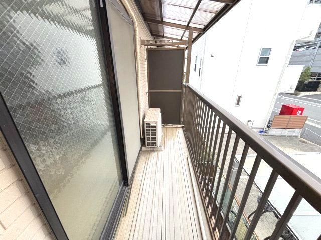 テラス 神戸市灘区灘北通４丁目のバルコニー