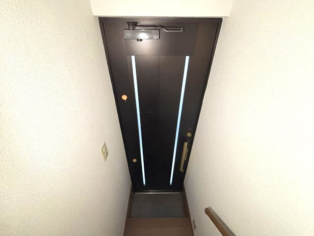テラス 神戸市灘区灘北通４丁目の玄関