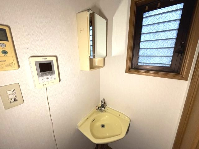 テラス 神戸市灘区灘北通４丁目の独立洗面台