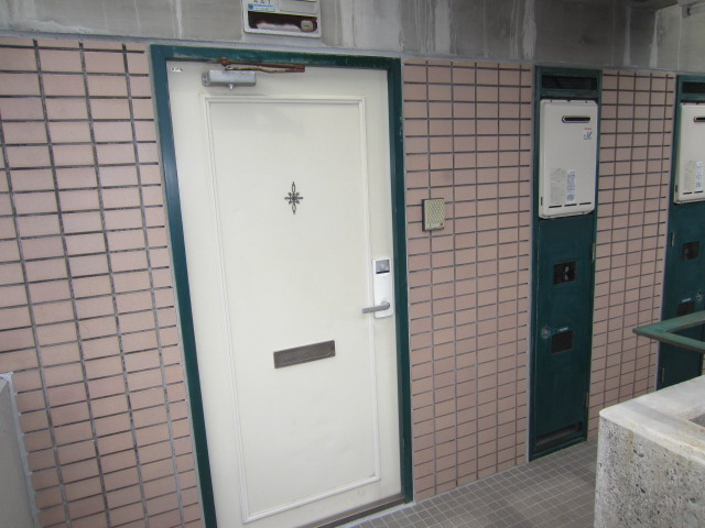 【玄関】 | アバンティ貝塚2