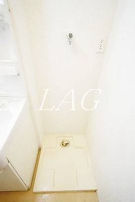 【設備】 | メルベーユみかど | 室内洗濯機置き場です。