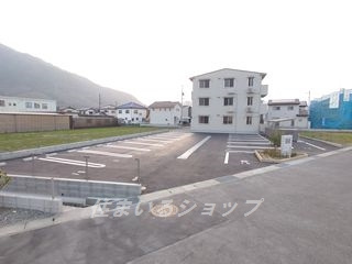 広島市安佐北区可部１丁目のアパートの駐車場