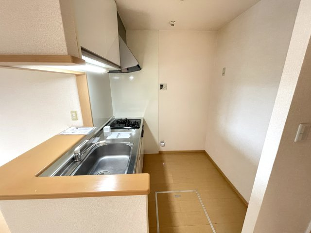フォリオ春日部のキッチン|※左右反転タイプ・別室の写真になります。