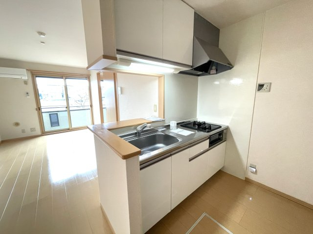 フォリオ春日部のキッチン|※左右反転タイプ・別室の写真になります。