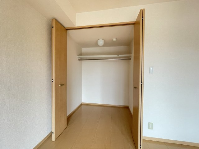 フォリオ春日部の収納|※左右反転タイプ・別室の写真になります。