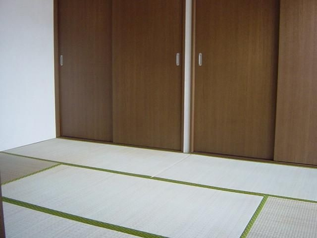 ロイヤルハイツ天拝坂参番館の和室
