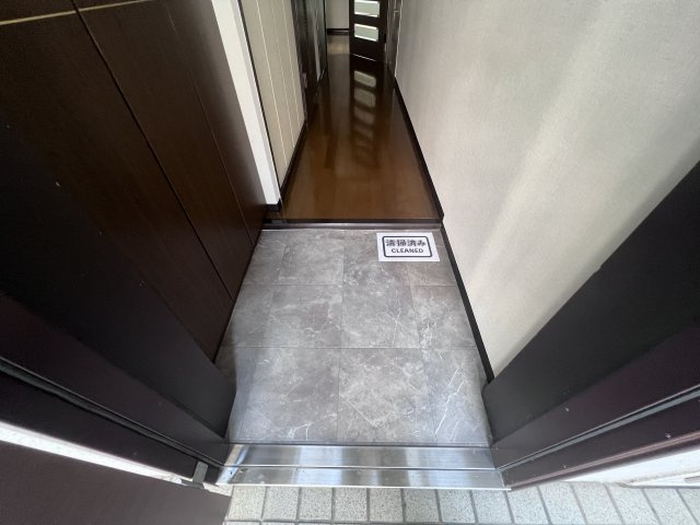 ライオンズマンション西江井ヶ島の玄関
