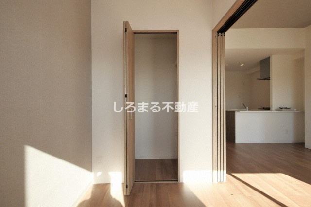 プレサンスＮＥＯ九条ディアシスの収納