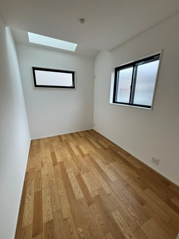 川口市峯戸建の洋室