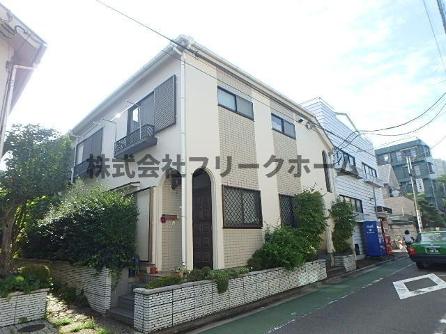 三鷹市下連雀３丁目のアパートの外観