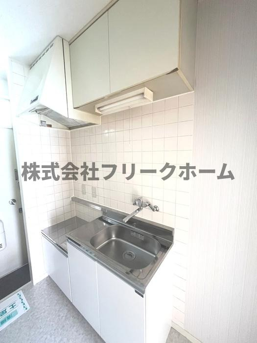 三鷹市下連雀３丁目のアパートのキッチン