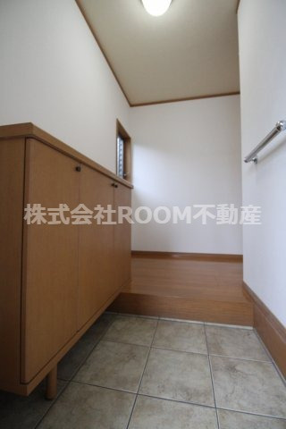 ロイヤル東町の内装|明るい色調の室内です