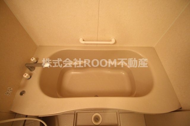 ロイヤル東町の浴室|日々の疲れを癒すお風呂付です