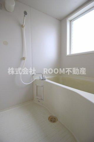 岩元貸家の浴室|落ち着いた空間のお風呂です