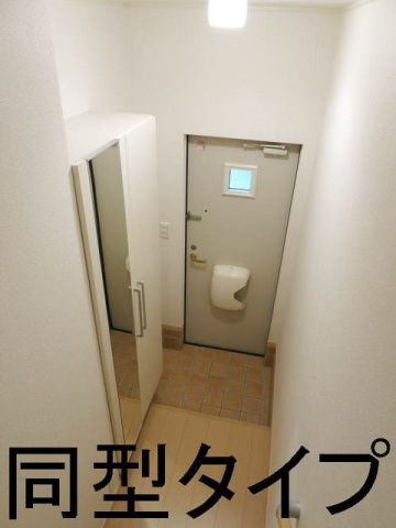 ハピネスＢの玄関