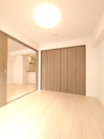 浅草ロイヤルマンションの洋室