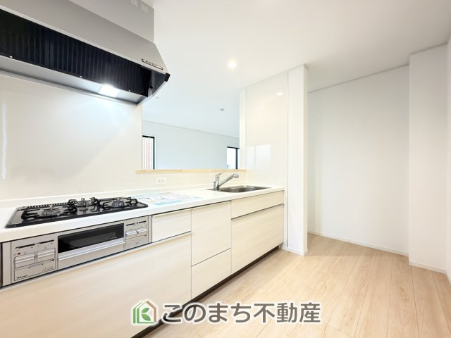 CRADLEGARDEN真岡市並木町第6のキッチン|人気の対面式キッチン☆料理をしながらご家族とコミュニケーションが取れます♪