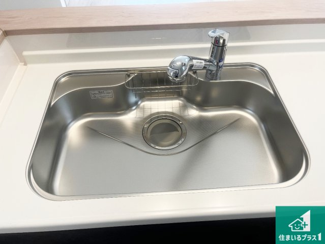 加古川市加古川町大野　新築一戸建ての設備|浄水器を内蔵！炊飯時、お茶を作る時に安心してお水を使えます！お湯と冷水、浄水と原水、シャワーの切替えもワンタッチです！