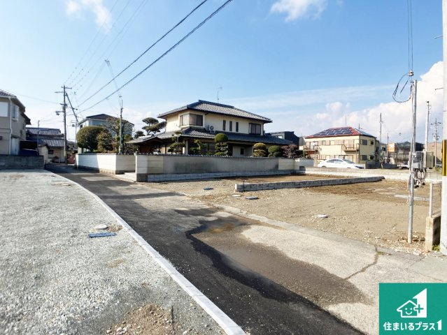 加古川市加古川町大野　新築一戸建ての前面道路含む現地写真|周辺は落ち着いた街並みの住宅地！子育てがしやすい住環境です！まだ未完成ですが、現地でしかわからない事もございます。是非一度ご覧ください。