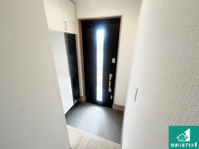 加古川市加古川町大野　新築一戸建ての玄関|シューズボックスにはたくさんの靴が収納できるので玄関周りはいつもスッキリ！ご家族が増えても安心！