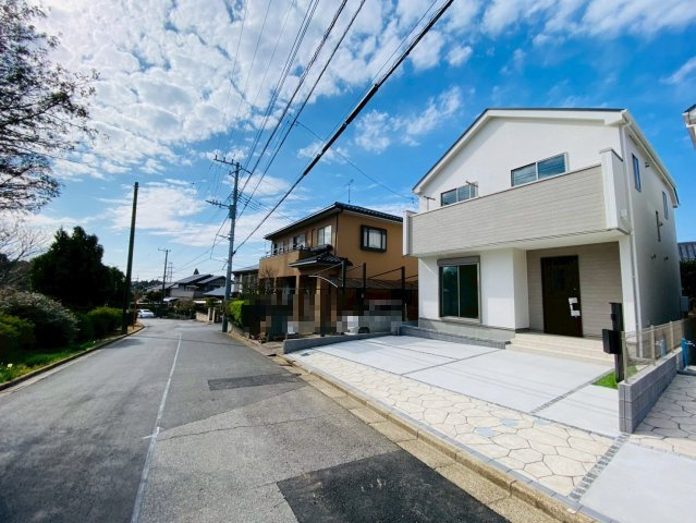 橋賀台６期　１号棟　全2棟の前面道路含む現地写真