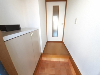 【玄関】 | エクセル北門 | 明るい玄関です