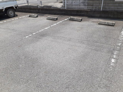 【駐車場】 | ロジュマン　ドゥ　クール | 駐車場に車を止められます