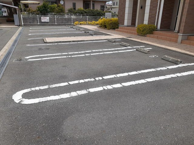 【駐車場】 | シエル・エトワールⅡ | 駐車場完備です