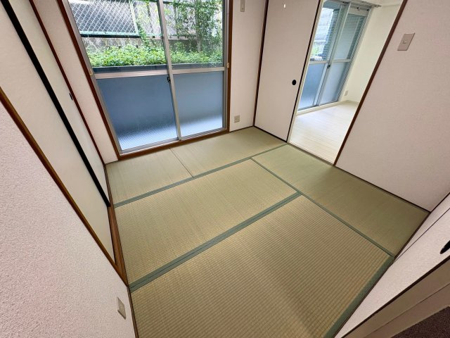 光栄ハイツ千里丘の和室