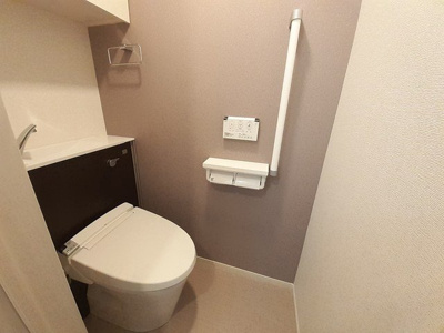 【トイレ】 | ライフステージ手柄 | ゆったりとした空間のトイレです