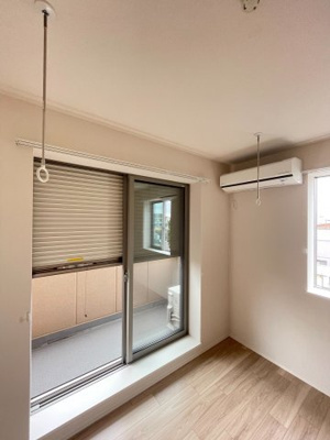 【設備】 | Maison ST | エアコン・室内物干し器具・防犯シャッター付き♪
