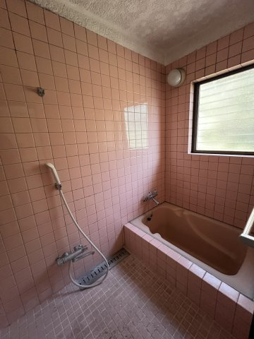津山市林田 2階建 中古住宅 4SLDKの浴室