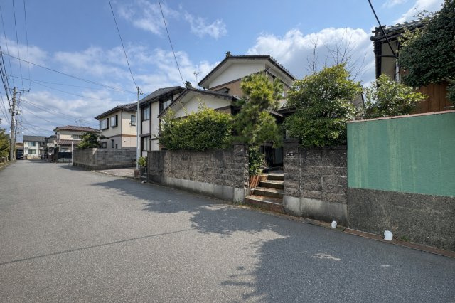 東区新石山2丁目　土地の外観|区画が整った、きれいな街並みが広がる住環境です。