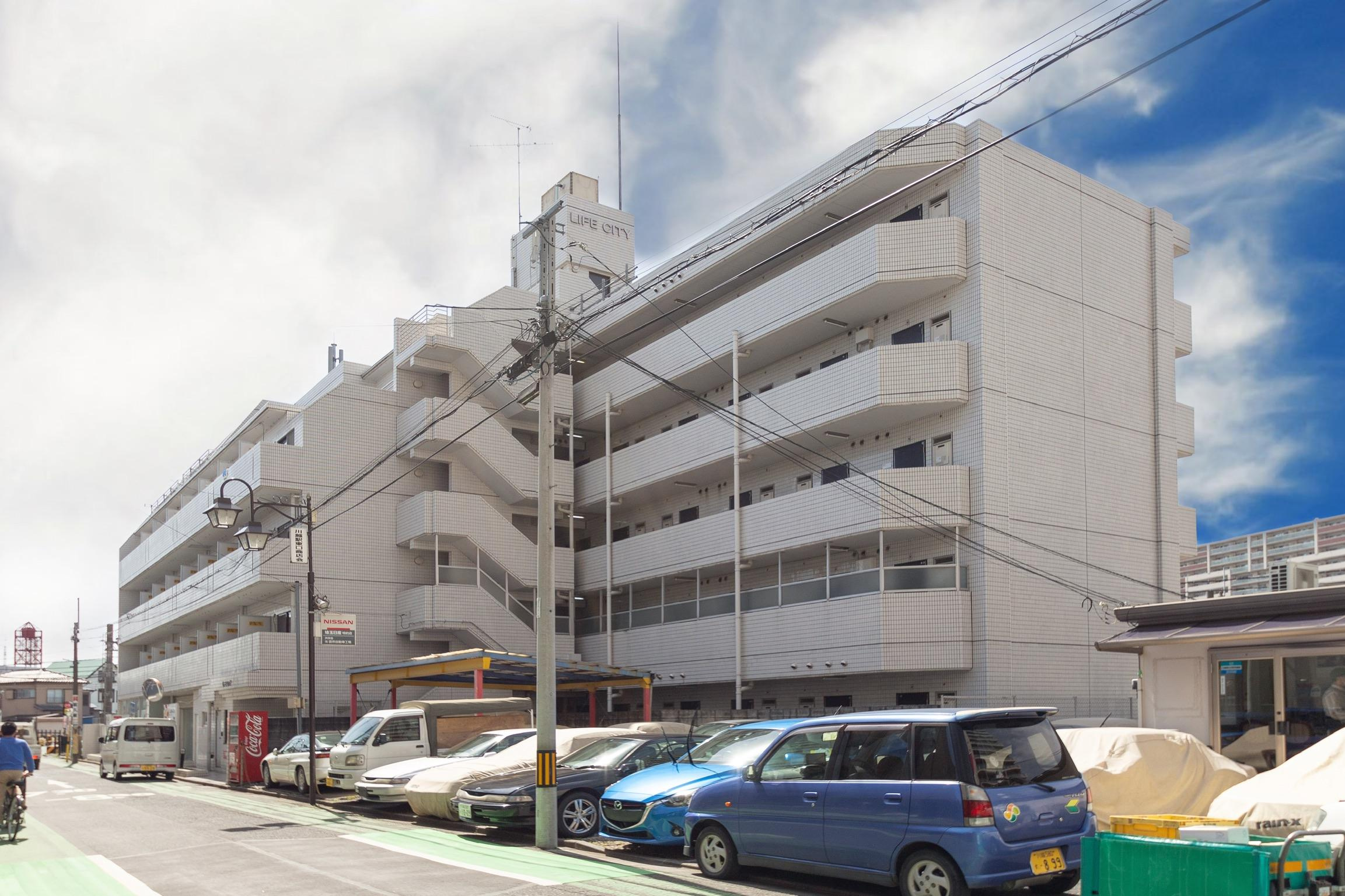 ライフシティの外観